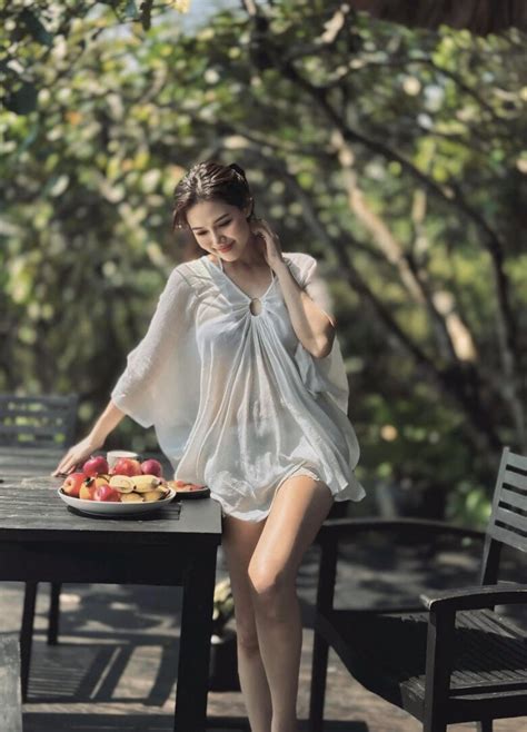 D U H O M N Phanh Lee Di N Bikini Ch Trung Th Nh Gam M U V N To T Th N Th I Phu Nh N Ngh N T