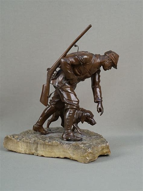 Скульптура «Охотник с собакой, идущий по следу», шпиатр, камень ...