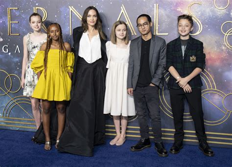 Photo Angelina Jolie Et Ses Enfants Shiloh Zahara Vivienne Maddox