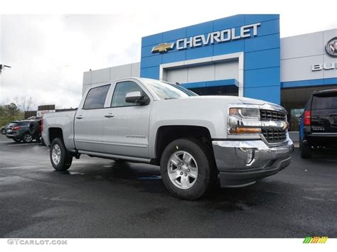 2018 Silver Ice Metallic Chevrolet Silverado 1500 LT Crew Cab