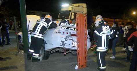 Conductor Qued Atrapado Entre Los Fierros Tras Chocar Contra Un Cami N