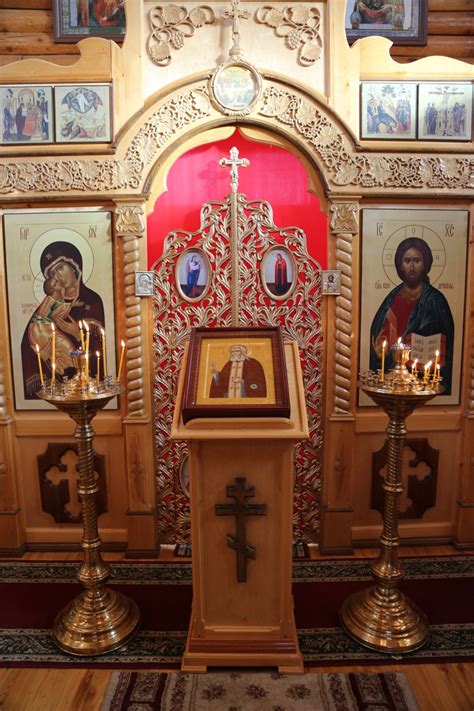Икона с мощами св. прп. Серафима Саровского была доставлена в в/ч ...