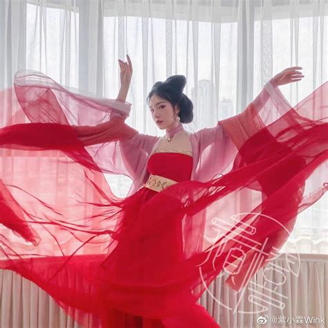 10 hot girl khuấy đảo TikTok Trung Quốc Dàn mỹ nhân xuyên không mang vẻ đẹp thiên thần