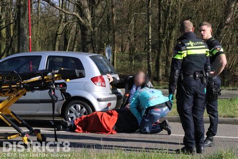 Motorrijder Raakt Gewond Nadat Hij Onderuit Gaat Op De Meerzichtlaan