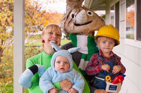 DIY Bob the Builder Halloween Costume for the Whole Family