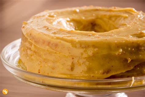 Bolo de amendoim simples e delicioso perfeito para o café da tarde