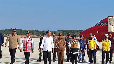 Momen Pesawat Kepresidenan Jokowi Mendarat Mulus Di Bandara IKN News