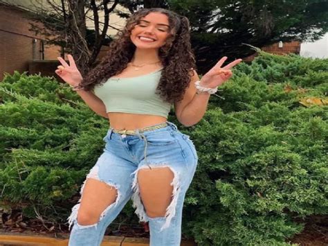 5 Reasons Why You Should (or Shouldn't) Follow McKinzie Valdez on OnlyFans. - oj9z53d