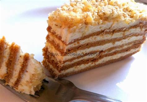 Медени блатове, заквасена сметана и много орехи. Неустоим вкус, който ...