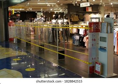 117 136 Fashion Supermarket Images Stock Photos Vectors Shutterstock