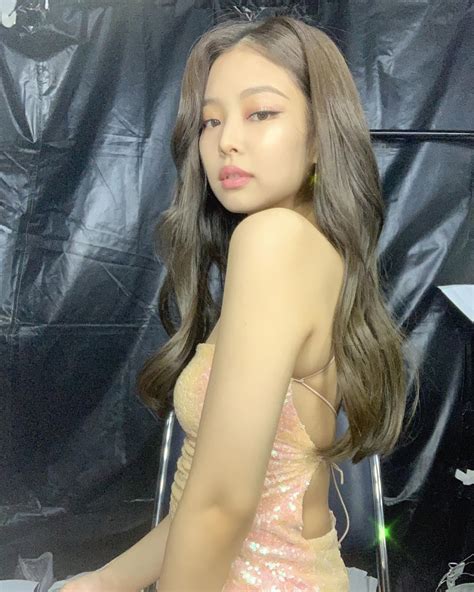 Times BLACKPINK S Jennie Looked Hot AF In Backless Outfits Koreaboo