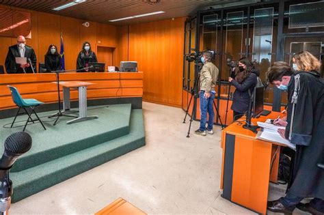 Torino Maestra Licenziata Dopo Revenge Porn Tre Condanne Al Termine Di Due Processi Tgcom