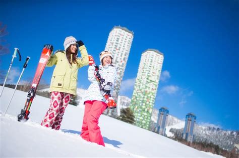 Ski in Japan: Top 3 Hokkaido Resorts - WAttention.com