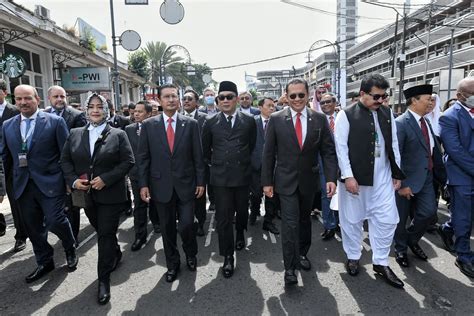 Ridwan Kamil Ikuti Historical Walk Konferensi Internasional Mpr