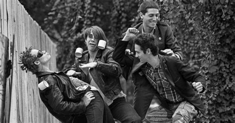 Lenovia Red Hot Chili Peppers Sm Tia Zomrel Ich Gitarista Hlavn Denn K