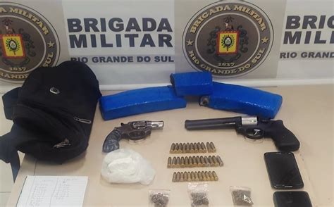 Bandido é Preso Com Duas Armas E Quase Dois Quilos De Drogas Em