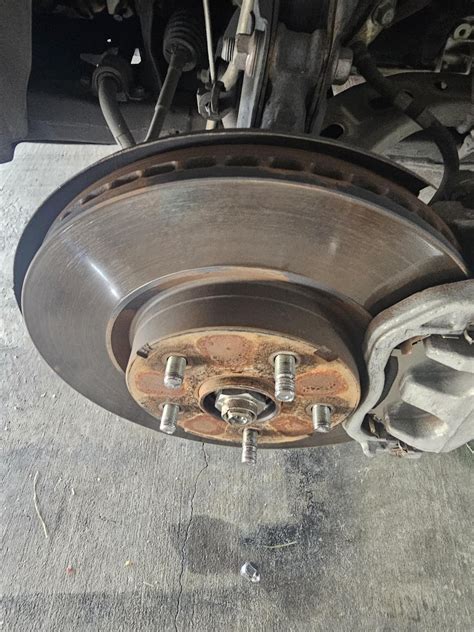What did jiffy lube do to my GFs wheel to mess up all five studs? : r ...