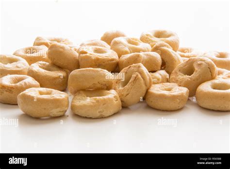 Traditional Italian Tarallucci snack Stock Photo - Alamy