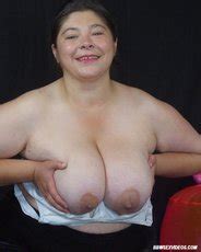 Cute Bbw Babe Strips Naked And Tease On Her Bed Photos