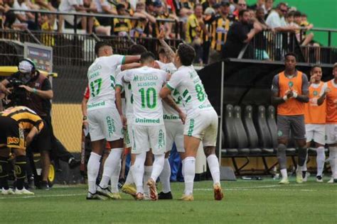 Chapecoense Vence Novorizontino De Virada Por 2 A 1 E Quebra Jejum Na