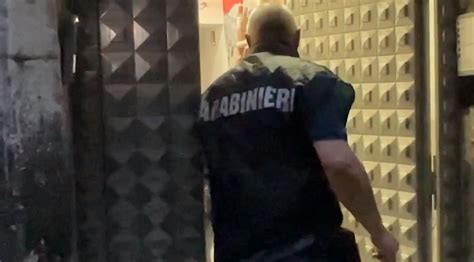 Maxi Blitz Di Carabinieri E Polizia Ai Quartieri Spagnoli Numerosi Arresti