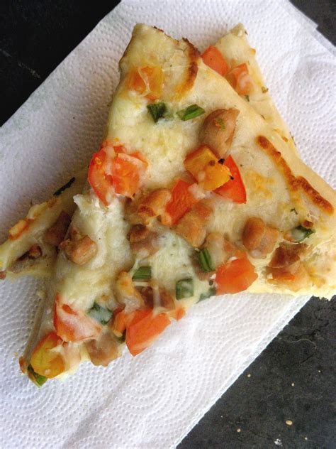 White Family Recipes: Gourmet Chicken Garlic Pizza