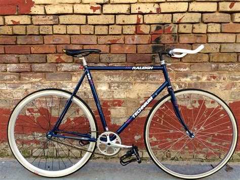 DIY: Convert 'Craigslist 10-Speed' To Rad Urban Fixie