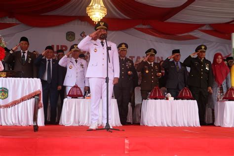 Wabup Akbar Jadi Inspektur Upacara Penurunan Bendera Merah Putih