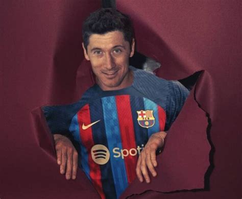 OFFICIAL: Barcelona announce the signing of Robert Lewandowski