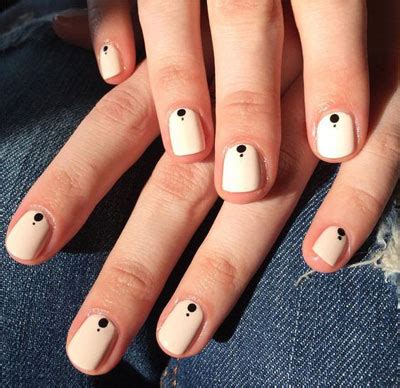 22 Simple Dots Nail Design for Minimalist | Lovika