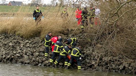 Hamburg M Nnliche Leiche In Der Norderelbe Entdeckt Ndr De