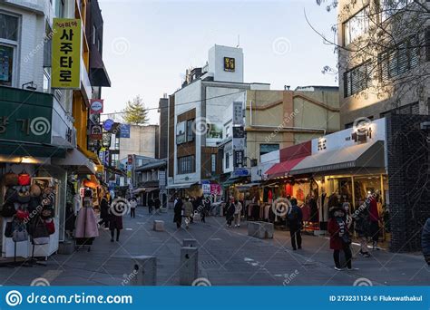 Insadong Walking Street With Museum Shops Restaurants Cafe Tea House