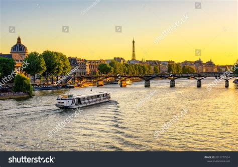 2,755 Pont Des Arts Images, Stock Photos & Vectors | Shutterstock