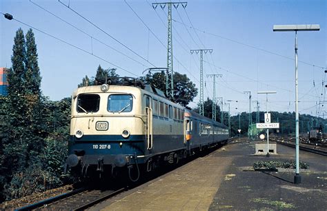 DB 110 207 Bf Köln West 16 09 1979 mit 7331 Köln Deutz K Flickr