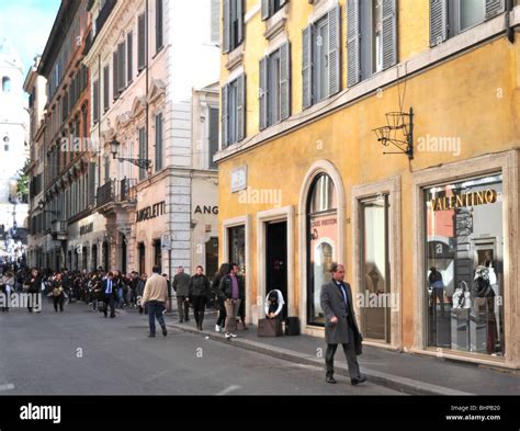 Rome Shops Hi Res Stock Photography And Images Alamy