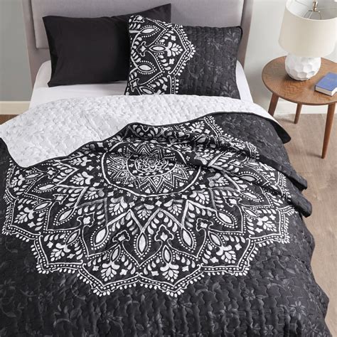 Comfort Spaces Ava Twintwin Xl Quilt Set 2 Piece Black Vermicelli