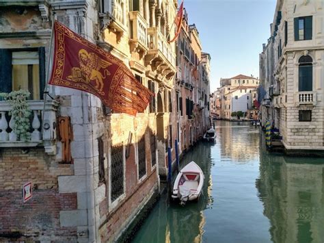 Al Mascarón Venice: A Hidden Treasure