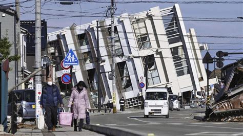 Auch Tokio Betroffen Erdbebenserie In Japan Dutzende Tote Tsunami