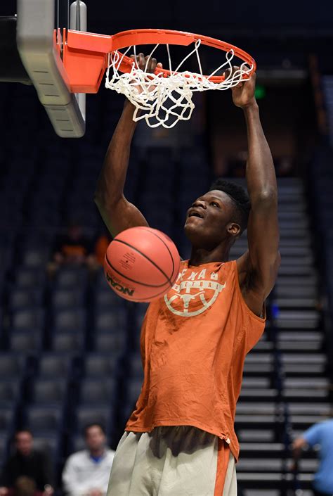 Putting NBA Draft prospect Mo Bamba’s 7-foot-10 wingspan into context