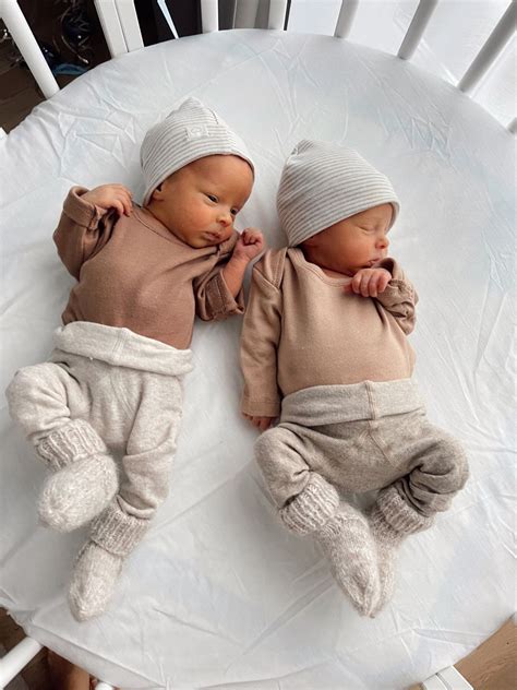 Twins boys identical photo ideas | Twin baby girls, Twin baby boys ...