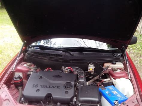 Газовые упоры капота. — Lada Приора хэтчбек, 1,6 л, 2010 года ...