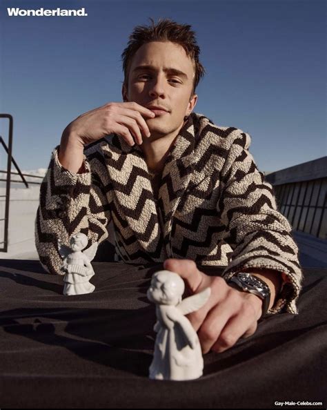 Drew Starkey Shirtless And Sexy Photos Naked Male Celebrities