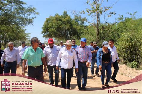 Camino saca cosechas en la localidad de Cuauhtémoc Gobierno Municipal