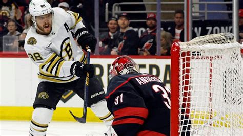 Bruins Beat Hurricanes 4 1 In Matchup Of Playoff Bound Teams