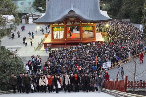 鶴岡八幡宮 初詣2024 2024年鶴岡八幡宮初詣情報 親子で新年のご挨拶に行こう 神奈川県鎌倉市 いこーよとりっぷ