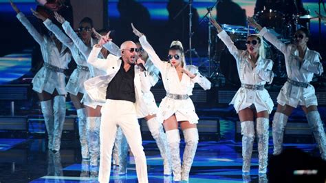 Review & setlist: Pitbull brings the party to Mansfield