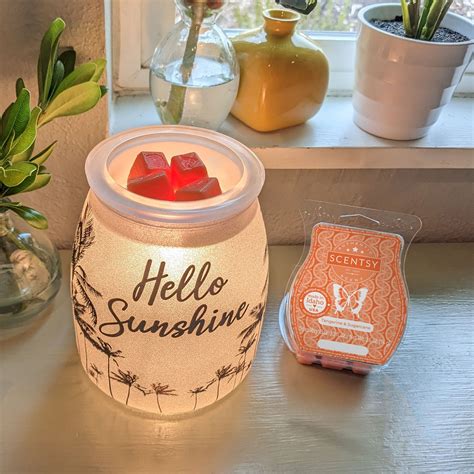 Summertime Scentsy Warmer Hello Sunshine