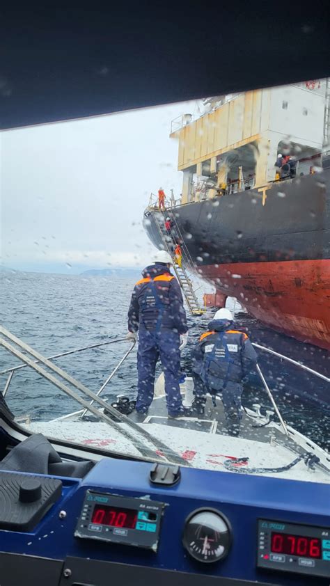 La Guardia Costiera Soccorre Una Nave Mercantile A 5 Miglia Dal Porto