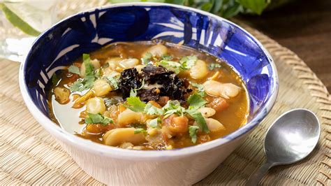 Sopa de habas y chile pasilla fácil Delicioso Univision