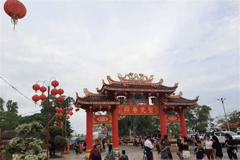 Vihara Berusia Tahun Di Kota Tanjungpinang Ramai Pengunjung